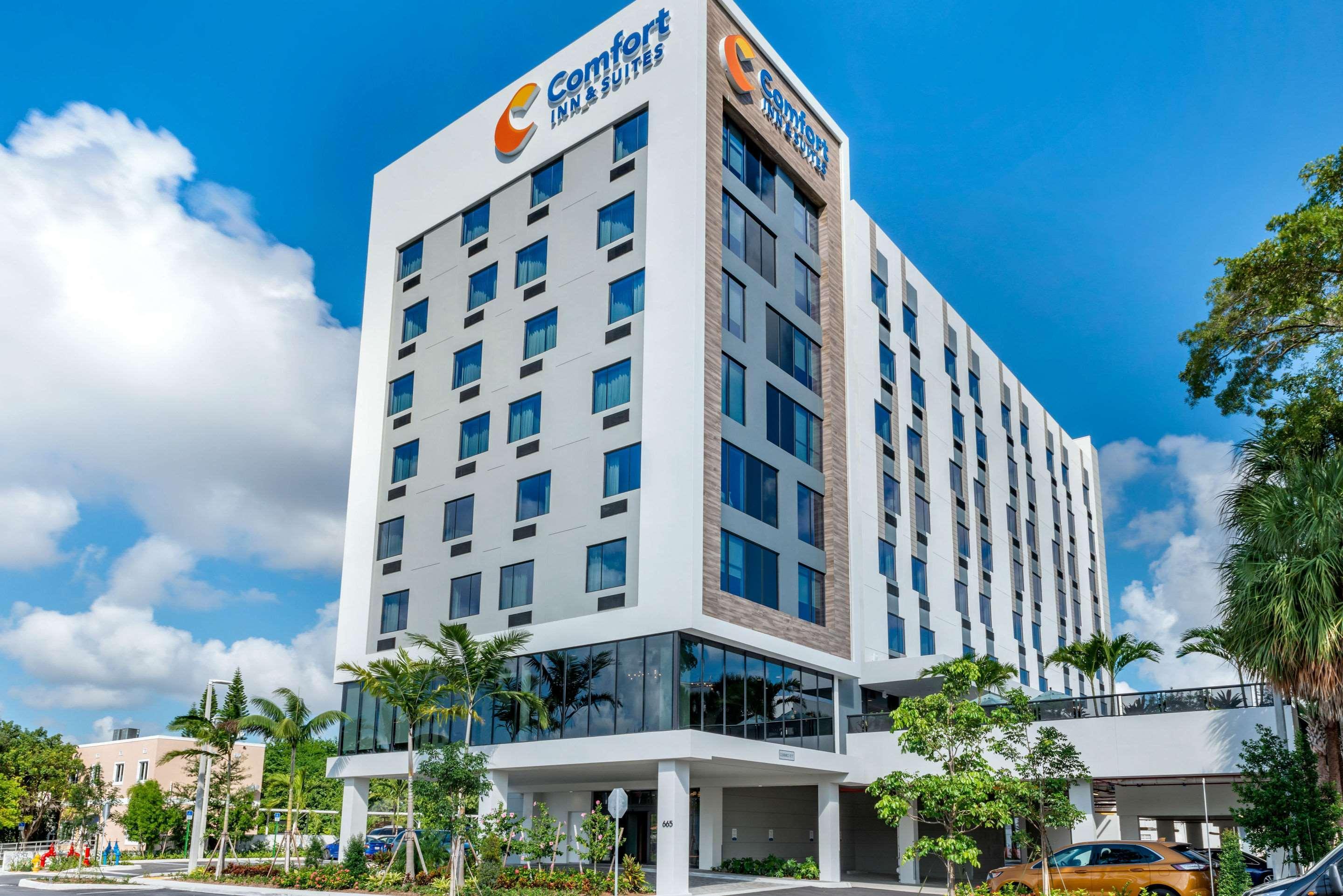 Comfort Inn & Suites Miami International Airport Екстер'єр фото