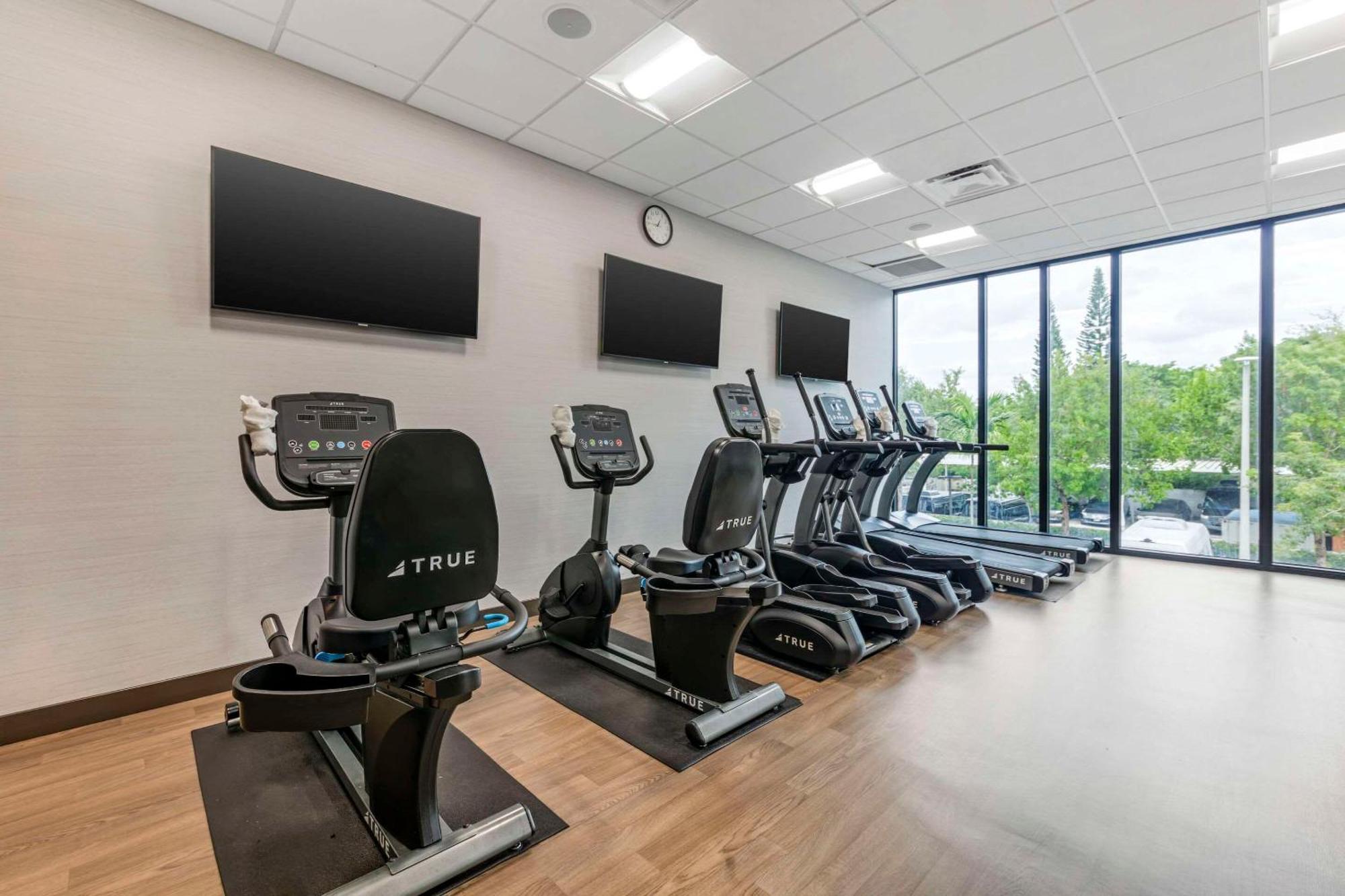 Comfort Inn & Suites Miami International Airport Miami Springs Екстер'єр фото